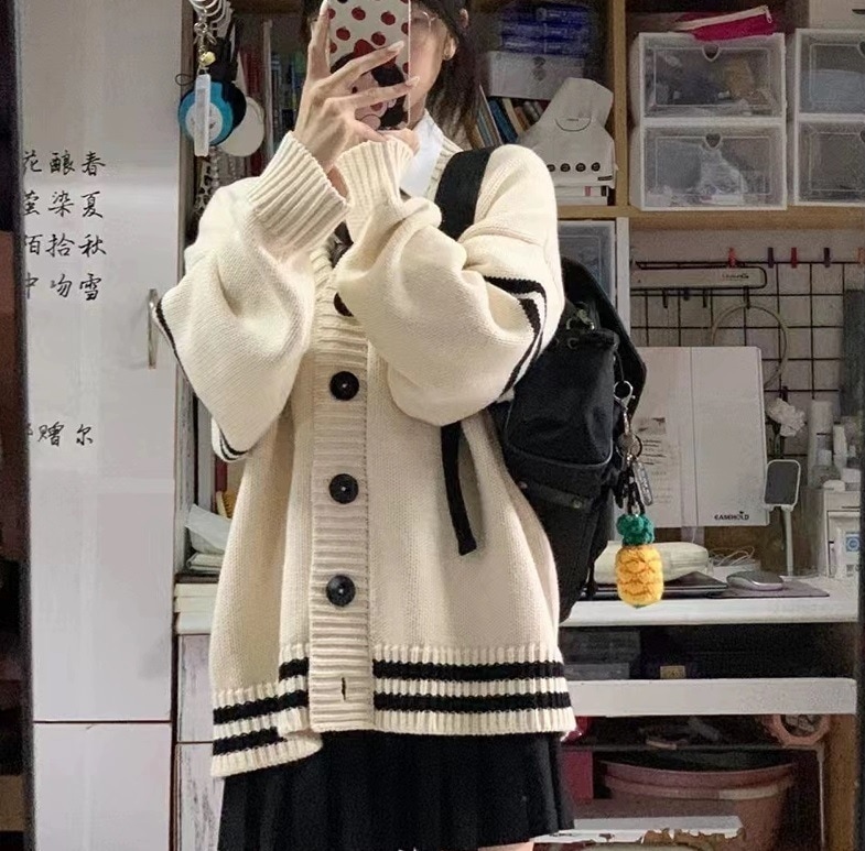 学生風 トップス アウター セーター カーディガン 袖あり 長袖 ボリューム袖 Vネック 編み込み 伸縮性 ニット かわいい 大人可愛い きれいめ シンプル カジュアル 大人 上品 おしゃれ お洒落