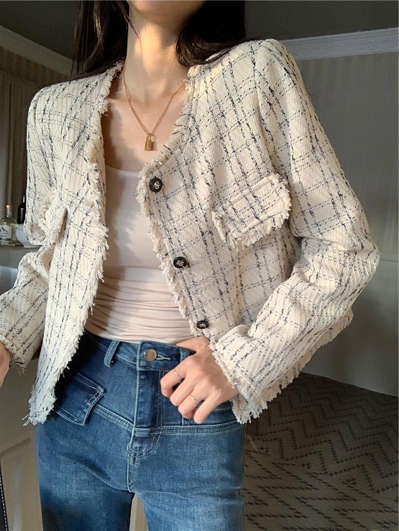 レトロな気質の小さな香りのショートジャケット女性初秋2023新しいスタイルシックなルーズスリム長袖カーディガントップ