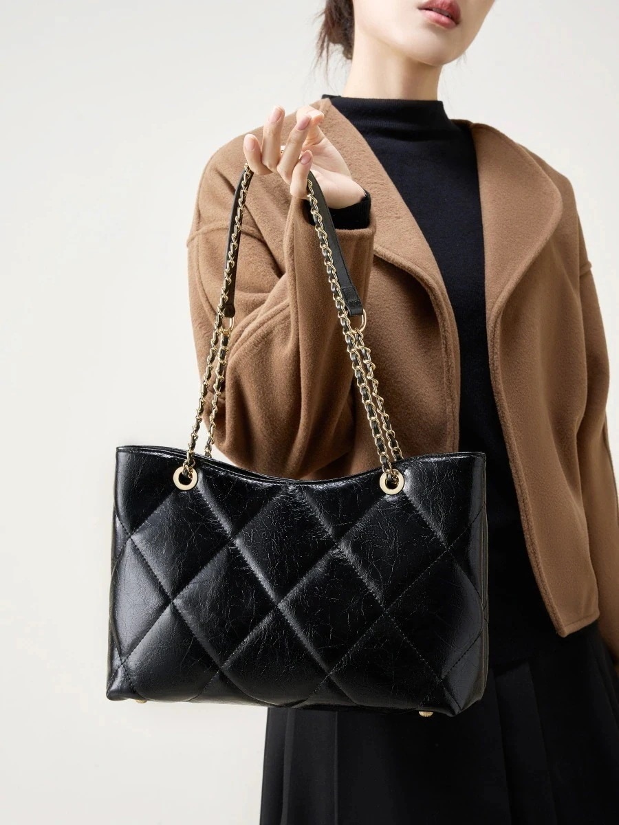 横長ボストンバッグ キルティングバッグ トートバック 本革 ホーボーバッグ ショルダーバッグ 水筒ポーチ 肩掛け大容量 防水 新作 リュック 手提げバッグ ミニバッグ 気質 おしゃれ 百掛け バック