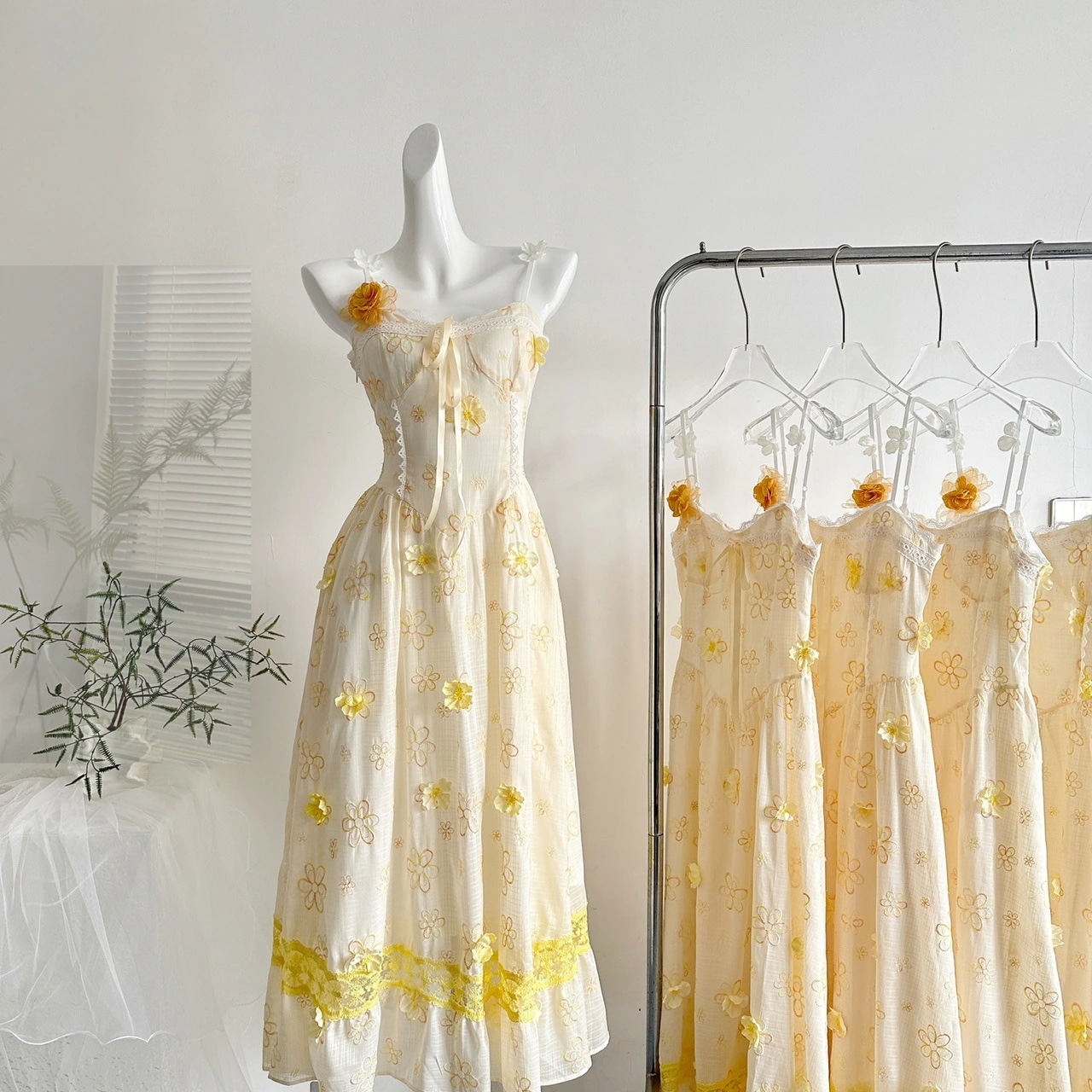 優しい ガーリー 旅リゾート 刺繍花柄 ロングワンピース