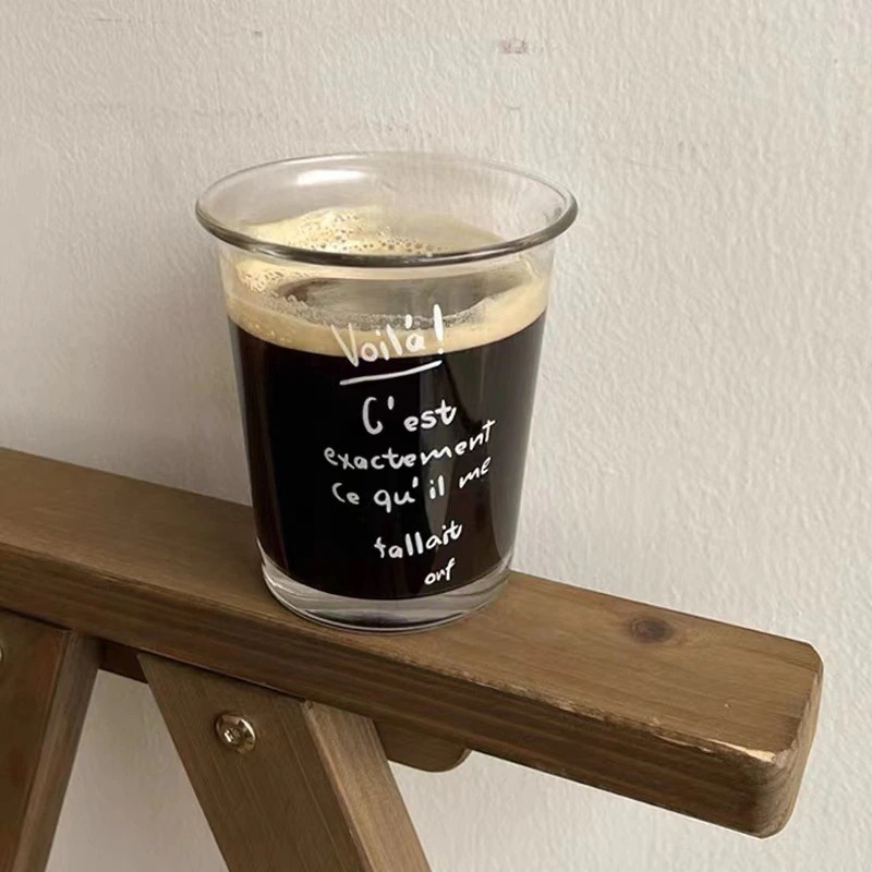 フランス語文字印刷ガラスアイスアメリカンコーヒーカップ透明 IG スタイルホーム女性の飲料水カップラテカップ