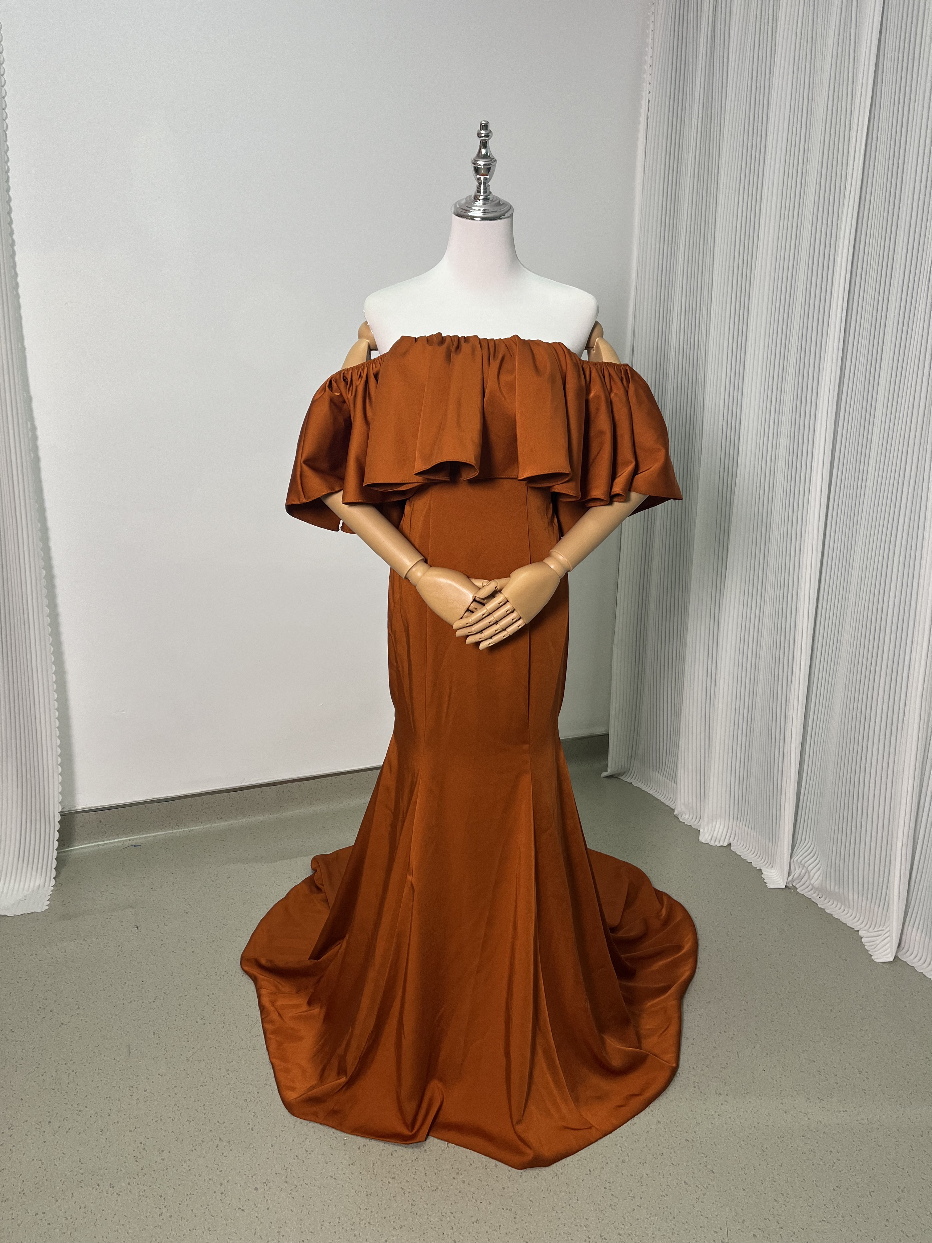 人気上昇！テラコッタ色 オフショルダー カラードレス マーメイドライン 高級イタリアサテン 編み上げ 二次会