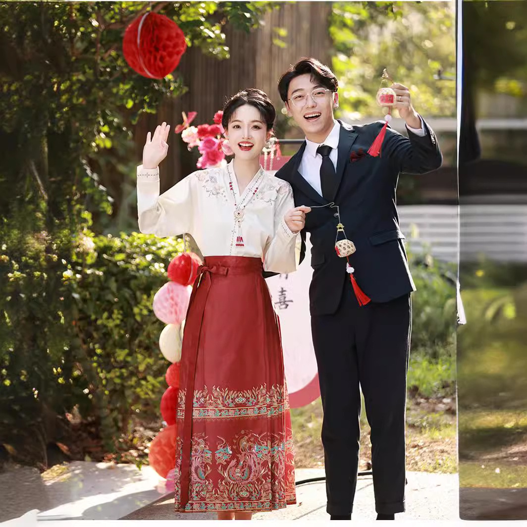 ワンピースドレスドレススタイルの馬の顔スカート毎日ミンハンフ花嫁服レトロなスタイル改善刺繍セット