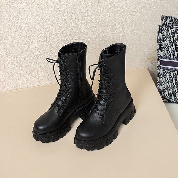 厚底レースアップウォーカー