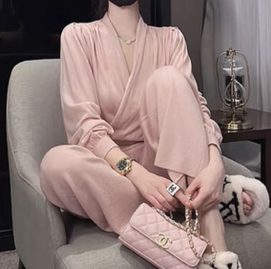 トップス ボトムス パンツ デート シャツ ブラウス カットソー ワイドパンツ 袖あり 長袖 Vネック かわいい 大人可愛い きれいめ シンプル カジュアル 大人 上品 おしゃれ お洒落 主役級