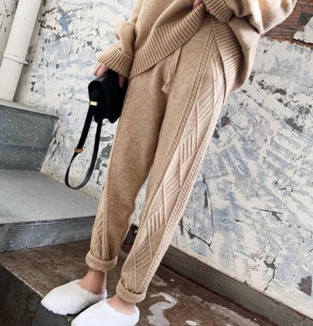【2024新品入荷】4色 ニットパンツ ジョガーパンツ ケーブル編み ゆったり カジュアル シンプル 大人可愛い 韓国
