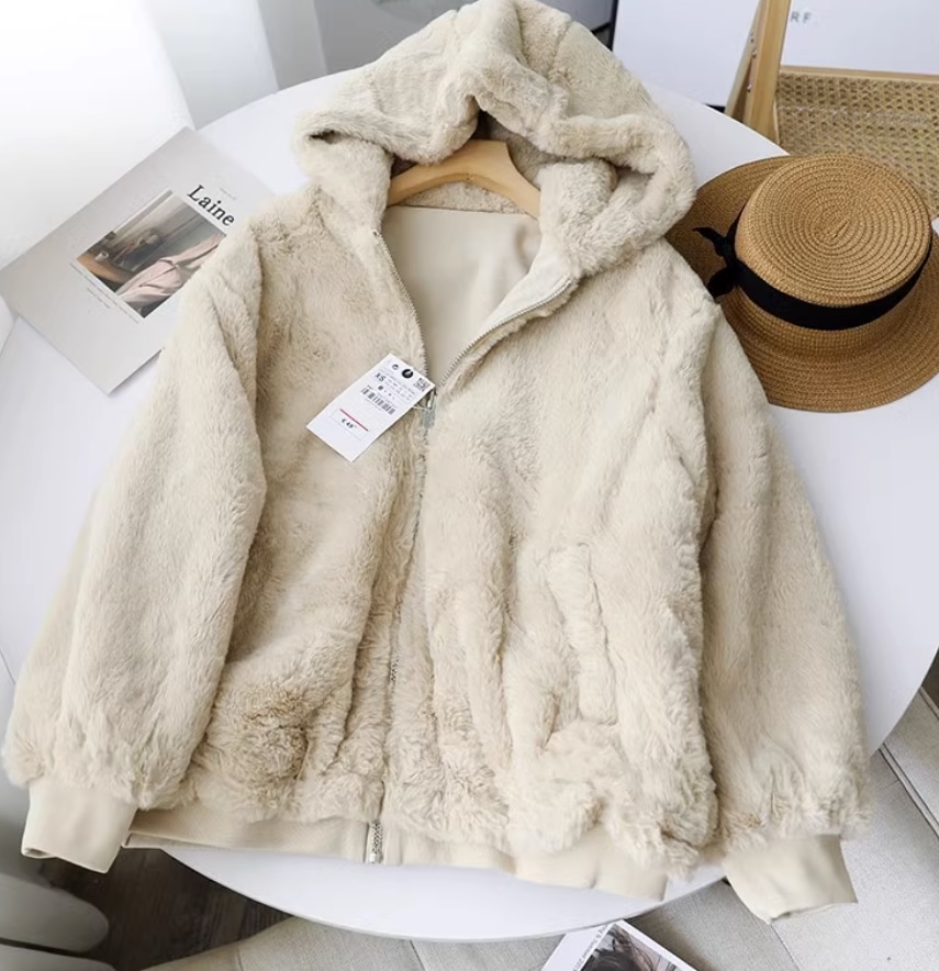 アウター デート モテアイテム ブルゾン パーカー もこもこ ふわふわ フード付き 大人可愛い きれいめ 上品 おしゃれ かっこいい 大人可愛い ラブリー キュート ガーリー クール モード系