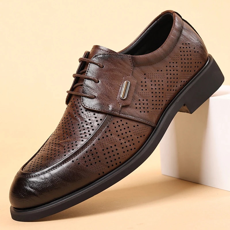 メンズレザーシューズビジネスフォーマルハンドスクラッチ英国スタイルメンズシューズ通気性中空シューズ