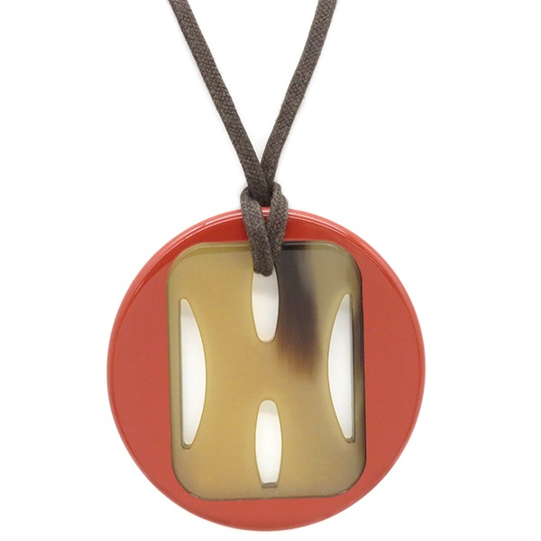 オレンジ Hモチーフ ネックレス Hモチーフのネックレスを可愛く