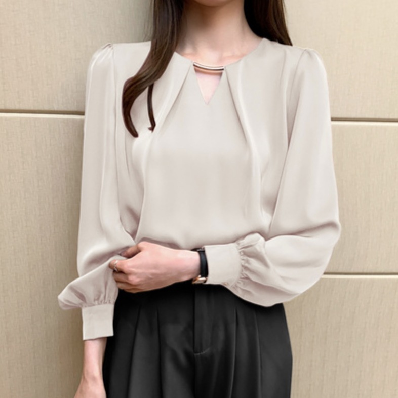 トップス デート シャツ ブラウス カットソー 袖あり 長袖 かわいい 大人可愛い きれいめ シンプル カジュアル 大人 上品 おしゃれ お洒落 かっこいい レトロ 大人女子 こなれ感 キュート