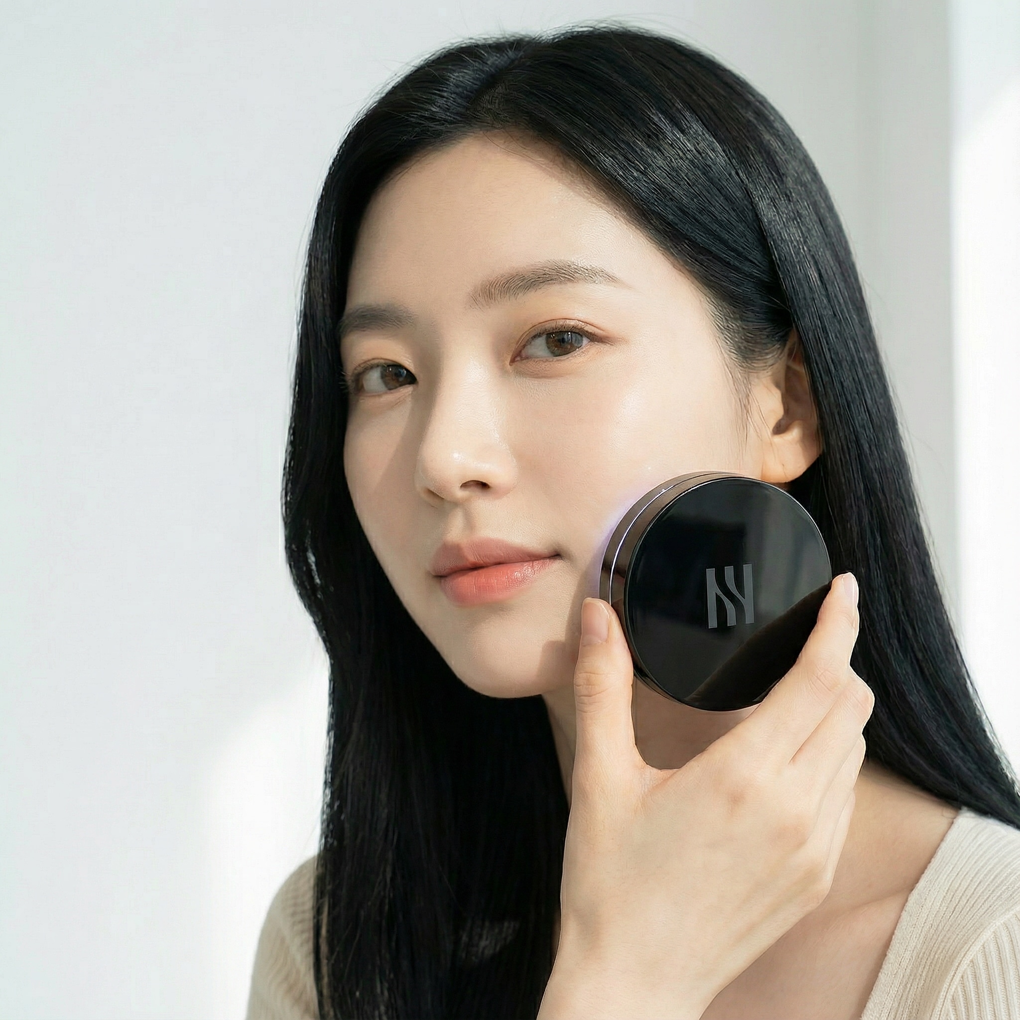 HERA ヘラ 公式 ブラック クッション ファンデーション 本品 13n1 17n1 17c1 21n1 21c1 23n1 23c1 25n1 27n1 クッションファンデ