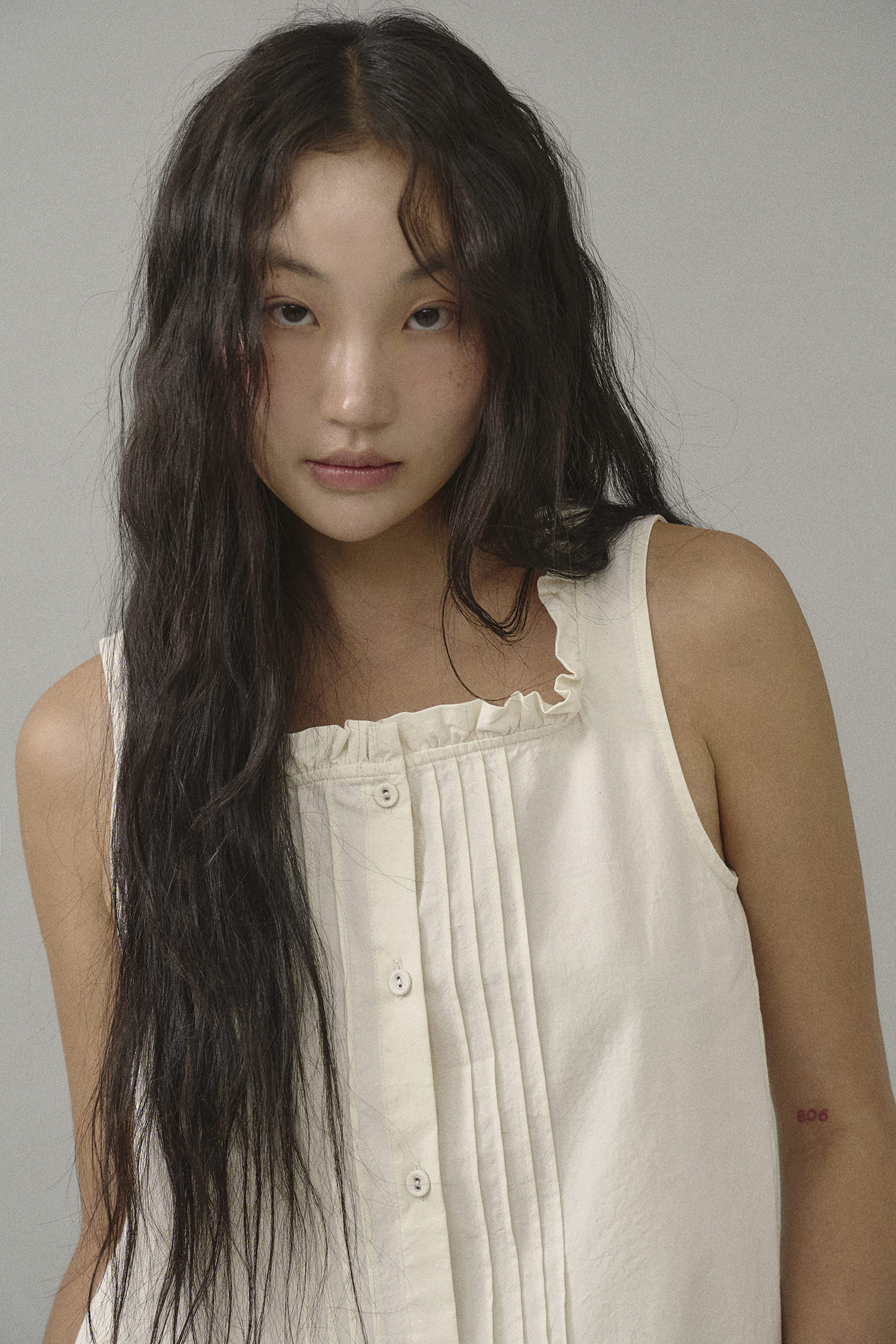 loe sleeveless bl 10,920円