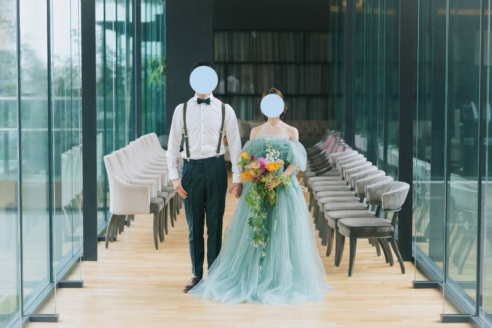 実例写真！水色カラードレス　パフスリーブ　ロング丈　素チュールドレス　グリーン　もこもこドレス　 結婚式　前撮り