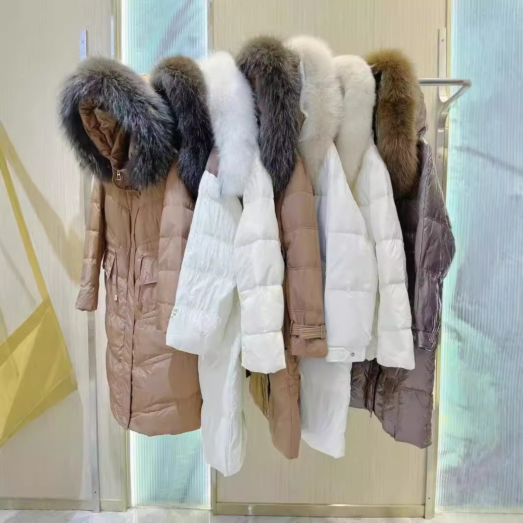 大きいサイズのスタイルのダウンジャケット Luzhe 女性の毛皮の襟がキャビネットから出てシンプルな暖かいダウンジャケットブランド割引テール商品卸売
