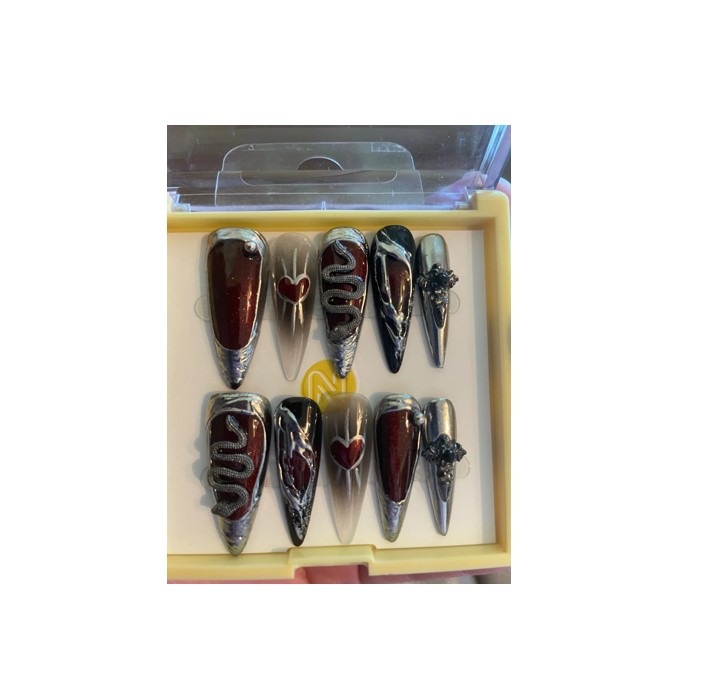 蛇 結婚式 スネーク Mサイズ ハンドメイド ネイルチップ サロンネイルチップ サロン品質 100%ハンドメイド 貼るだけネイル ジェルネイル ネイルシール セルフネイル ネイルステッカー