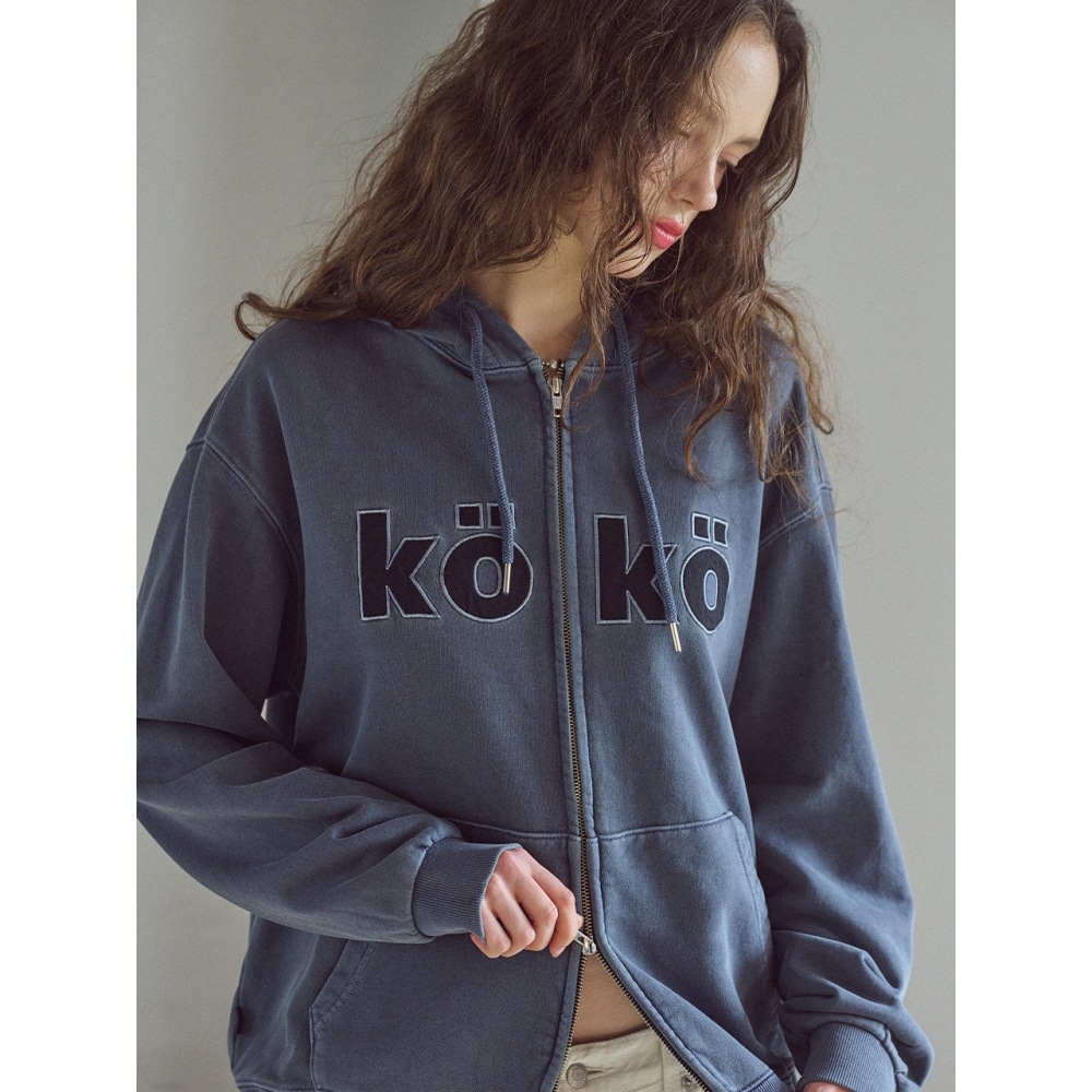 CPGN KOKO アップリケピグメントフーディージップアップダークブルー