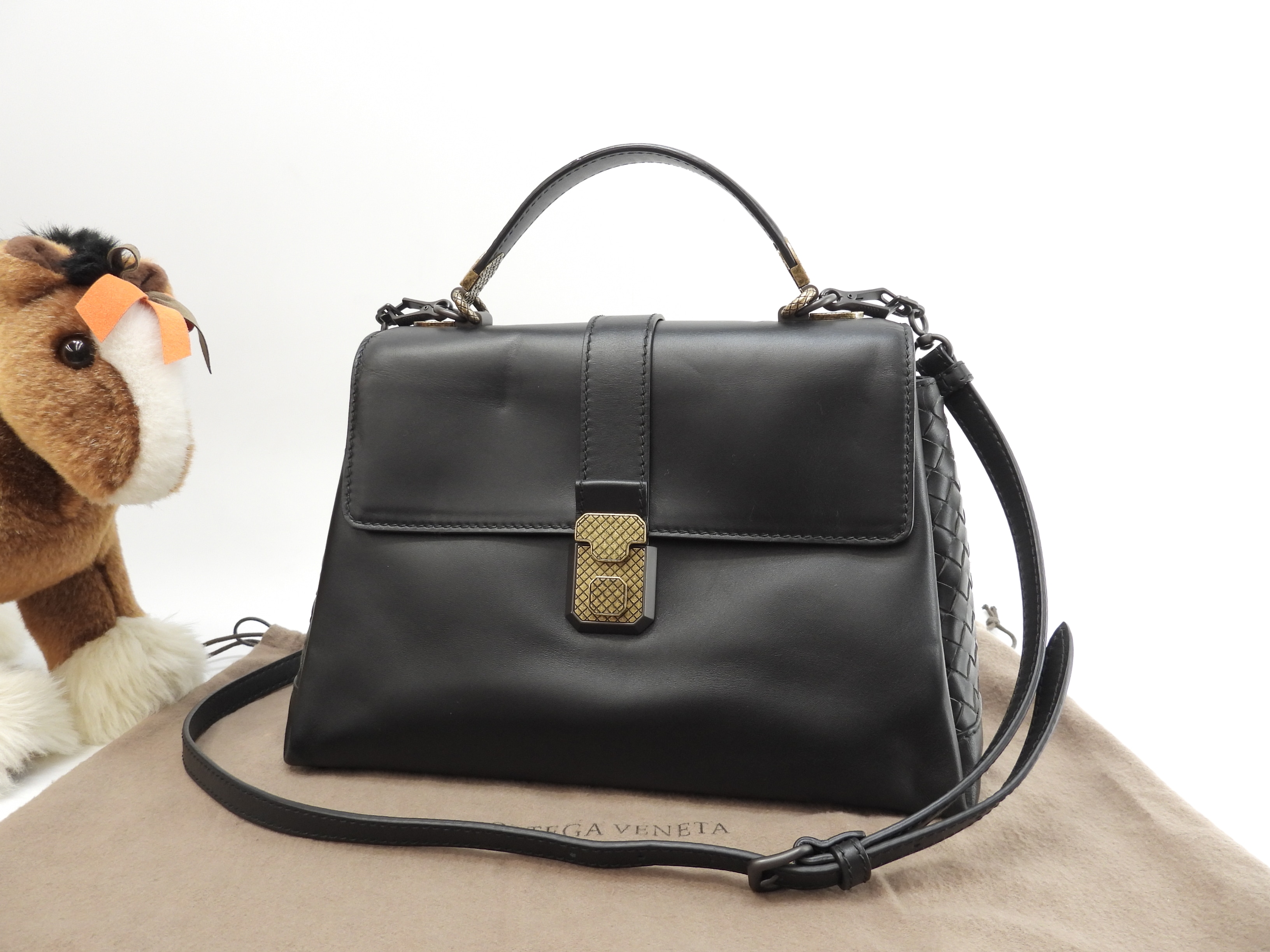 ピッツァMM イントレチャート レザー黒 s付ハンドバッグ 美品@B07357382I