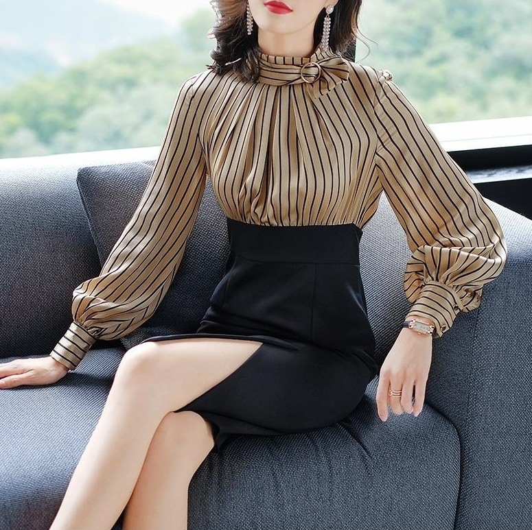 615.ストライプ柄スタンドカラー切替ワンピース（ゴールド）