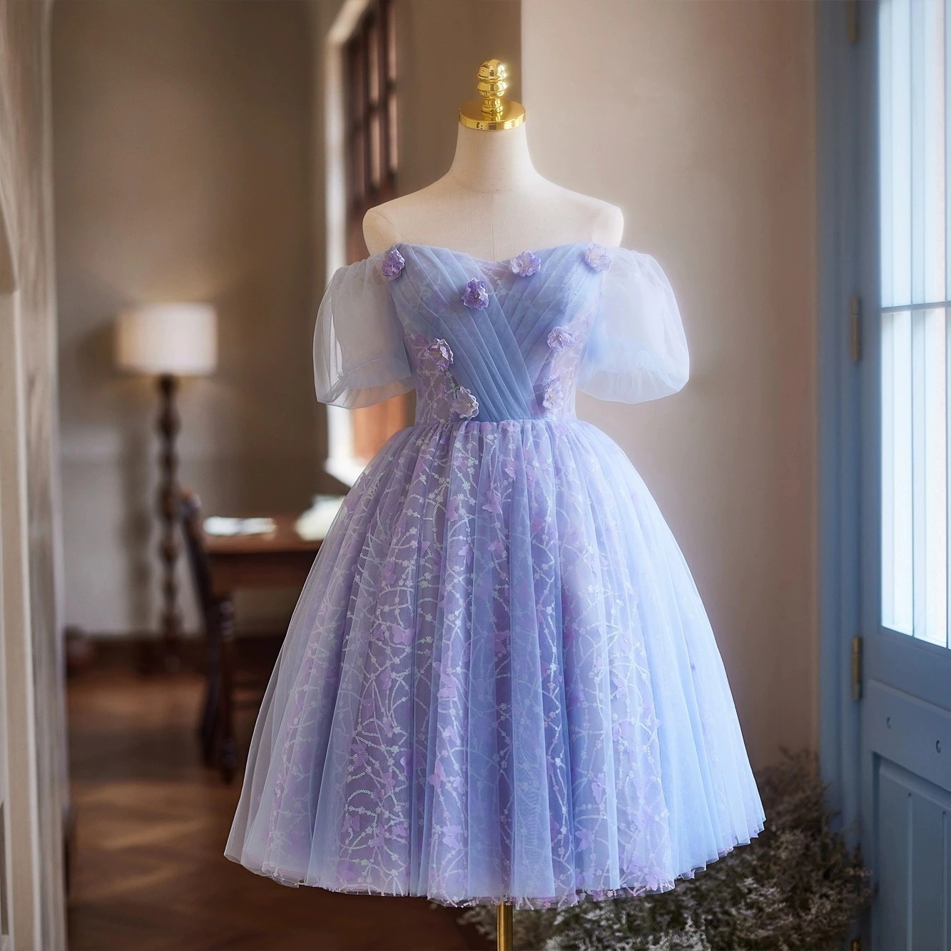 新しい紫のイブニングドレス軽い贅沢ニッチ美術試験宴会誕生日プリンセススタイルのための高級カラーチュールショートドレス