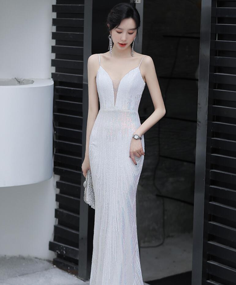 2026年新製品 ホワイト ディープ Ｖネックレディースワンピース パーティードレス キャミソールワンピース レディースドレス 結婚式 音楽会 ウェディング ノースリーブ ロングドレス２点３００円OF