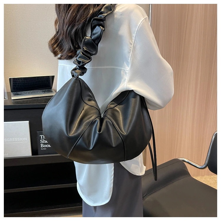 大人気！ クロワッサンギャザーショルダー 2way 3way サブバッグ ラージ ショルダーバッグ トートバッグ