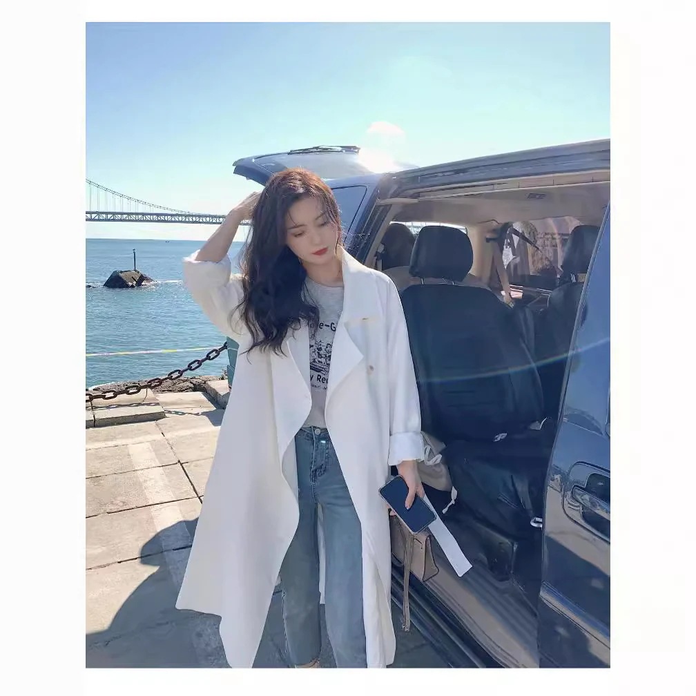 白いイギリスの風のトレンチコートミディアムレングスジャケット2024新しい韓国の気質カジュアルウエストコートコートジャケット