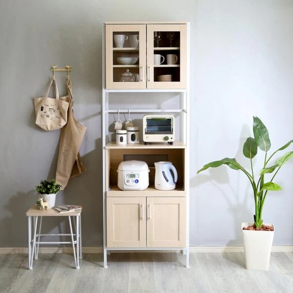 食器棚 スリム おしゃれ 北欧 白 ホワイト カフェ風 コンパクト 省スペース スライド トレー トレイ コンセント付き 扉 キッチンラック 木目 背面化粧付き