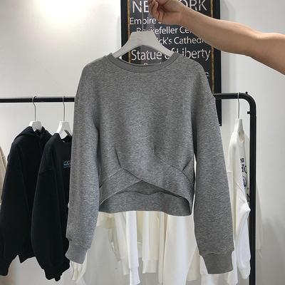 ショート丈スウェット トップス プルオーバー トレーナー ショート ショート丈 袖あり 長袖 ラウンドネック かわいい 大人可愛い きれいめ シンプル カジュアル 大人 上品 おしゃれ お洒落