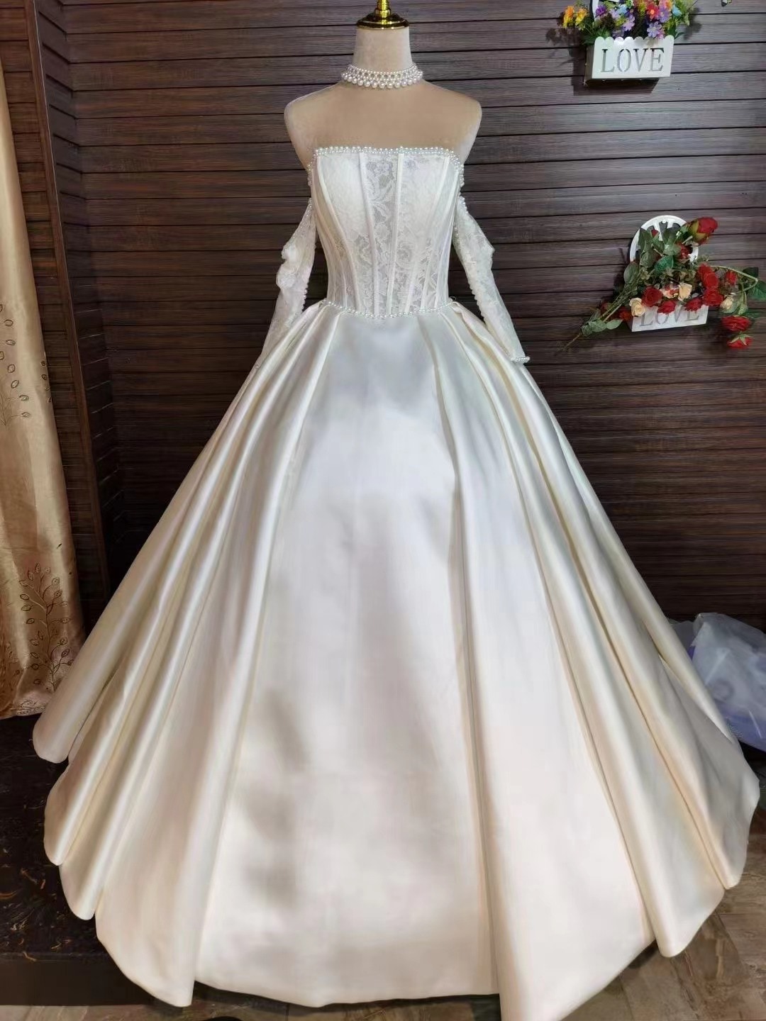 華奢 ウェディングドレス ベアトップ 七分袖丈 魅惑の花レース ビーズ スカート ハンドメイド 披露宴 36,387円