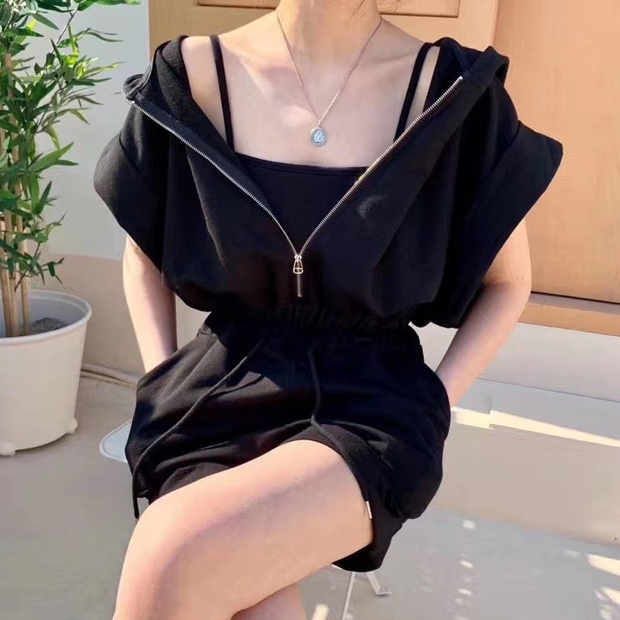 スウェット オールインワン フード 半袖 短パン ショートパンツ 韓国 レディース ハイウエスト ウエストマーク グレー ブラック ホワイト 灰色 黒 白 かわいい 可愛い 大人可愛い