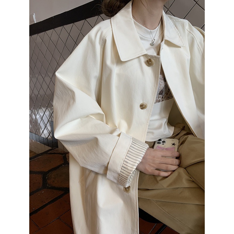 オフホワイトのミドル丈の韓国風ウインドブレーカージャケット女性用小さめシンプルで多用途なカレッジスタイルの春物