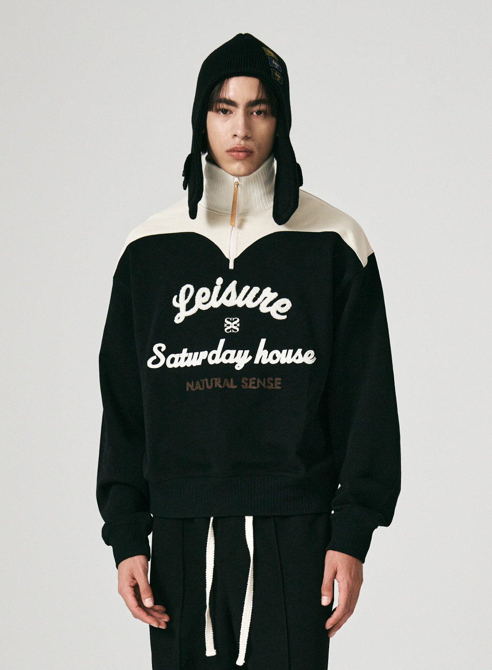 【SATUR】 HAZEN BOUCLE LOGO HALF ZIP-UP : CLASSIC BLACK 25,600円