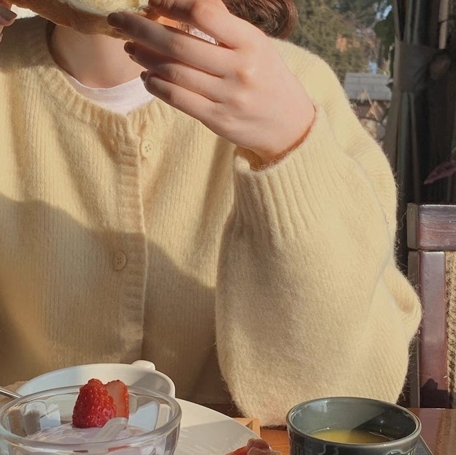 オーバーサイズカーディガン カーディガン ニット オーバーサイズ 黄色 イエロー ホワイト 白 クリーム アイボリー 韓国 オルチャン レディース フロントボタン シャーベットカラー 長袖ニット