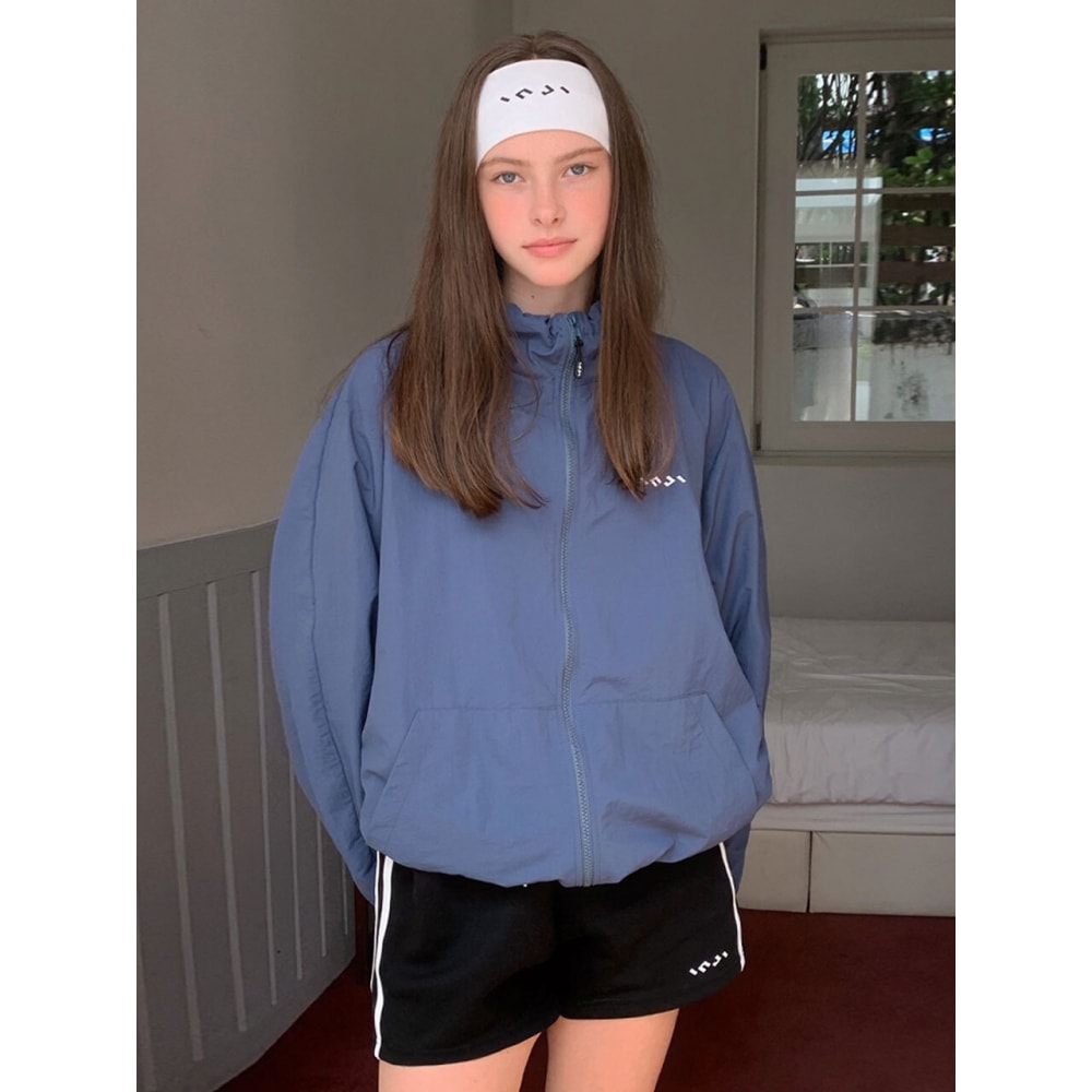 INJIACTIVE コグニティブナイロンウィンドブレーカーコージーブルー