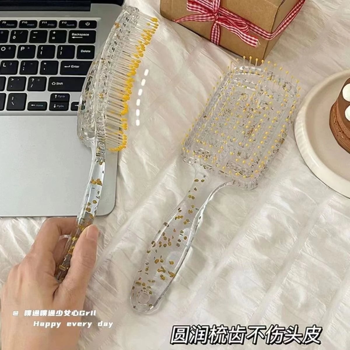 便利 ファッション 簡単な ブラシ本 神器 ふわふわした 根元 プレゼントかわいい櫛 福袋を1枚 8,082円