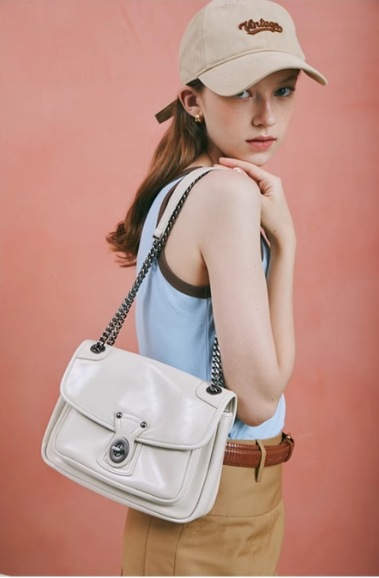 チェーン スクエア ショルダーバッグ バッグ カバン ショルダー 肩がけ 大容量 便利 上品 かっこいい 個性的 クラシック オフィス ビジネス OL 普段使い 韓国 ユニセックス 春 夏 秋 冬