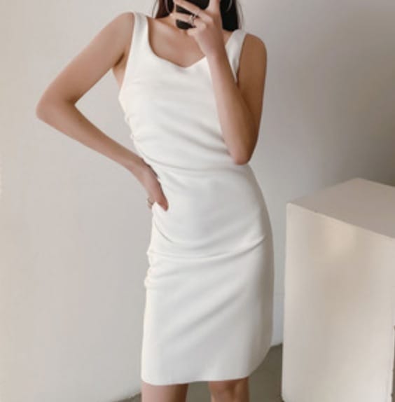 ワンピース デート かわいい 大人可愛い きれいめ シンプル カジュアル 大人 上品 おしゃれ ベージュ ブルー　グリーン ブラック ノースリーブ ミニ丈 着回し 通勤 通学 レイヤード 韓国 コーデ