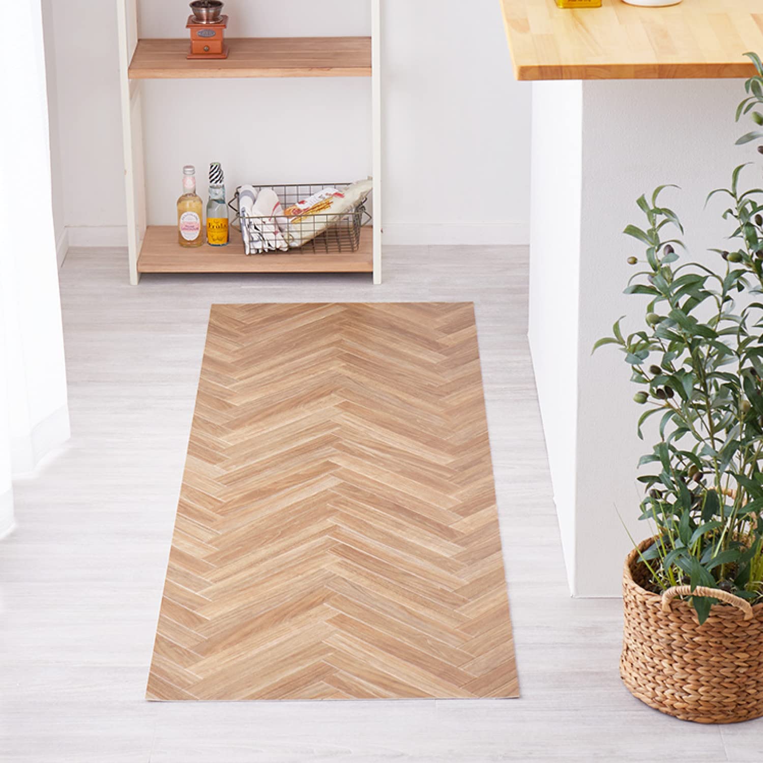 萩原 クッションフロア (約90×400cm,木目ヘリンボン) 水拭きできる 抗菌 防カビ 抗ウイルス 防炎 滑り止めシール付き カットOK 日本製