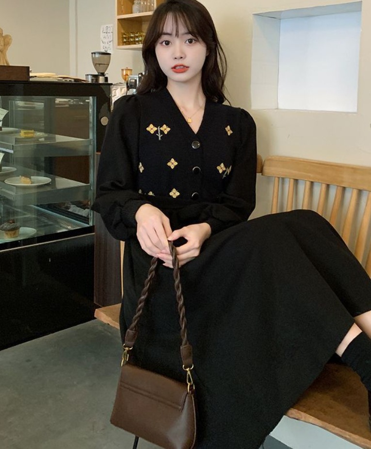 デート モテアイテム フレアワンピース ミモレ丈 長袖 Vネック ウエストマーク 可愛い きれいめ 上品 おしゃれ かっこいい 可愛い ラブリー キュート ガーリー クール モード系 セクシー
