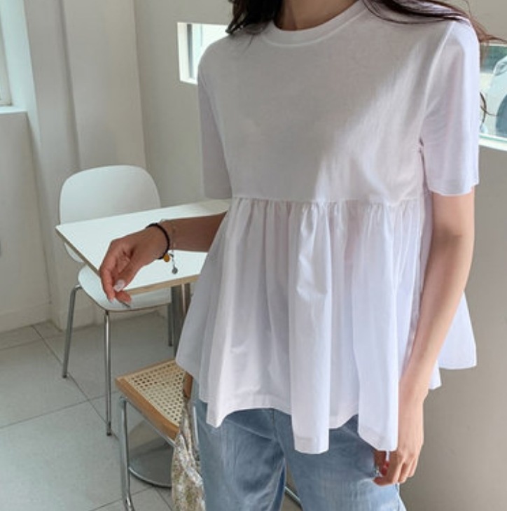 トップス デート かわいい 大人可愛い きれいめ シンプル カジュアル 大人 上品 おしゃれ お洒落 Tシャツ 半袖 ラウンドネック 無地 フレア ペプラム 夏 春 着回し レイヤード 公園マタニティ