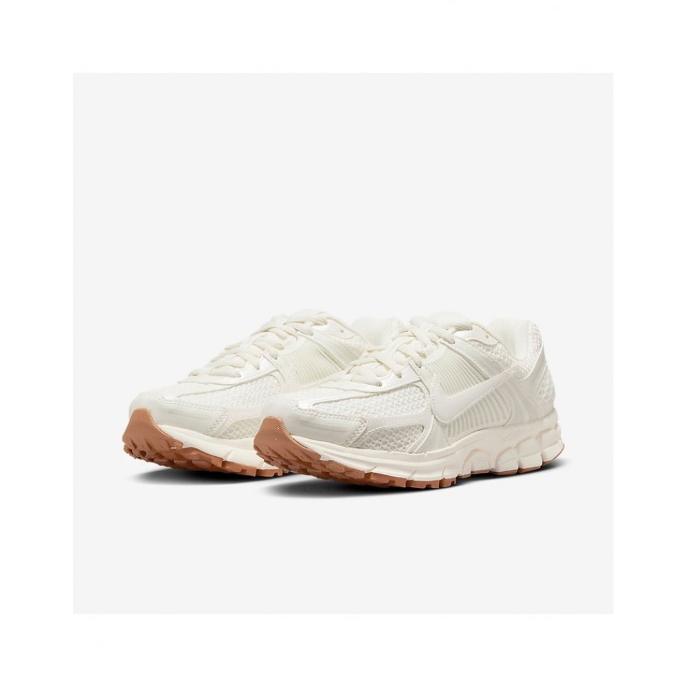 ナイキズームボメロ 5 セールココナッツミルク HM5886-133