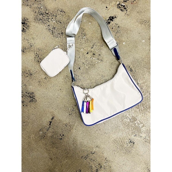 cheek square shoulder C24001-20 ホワイト ショルダーバッグ