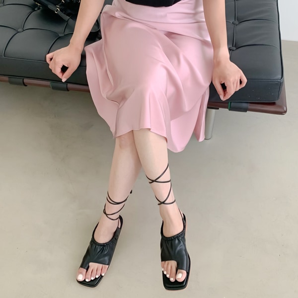 送料0円!韓国ファッショントレンディな一歩 スクエア 親指 ストラップ サンダル(sh231)