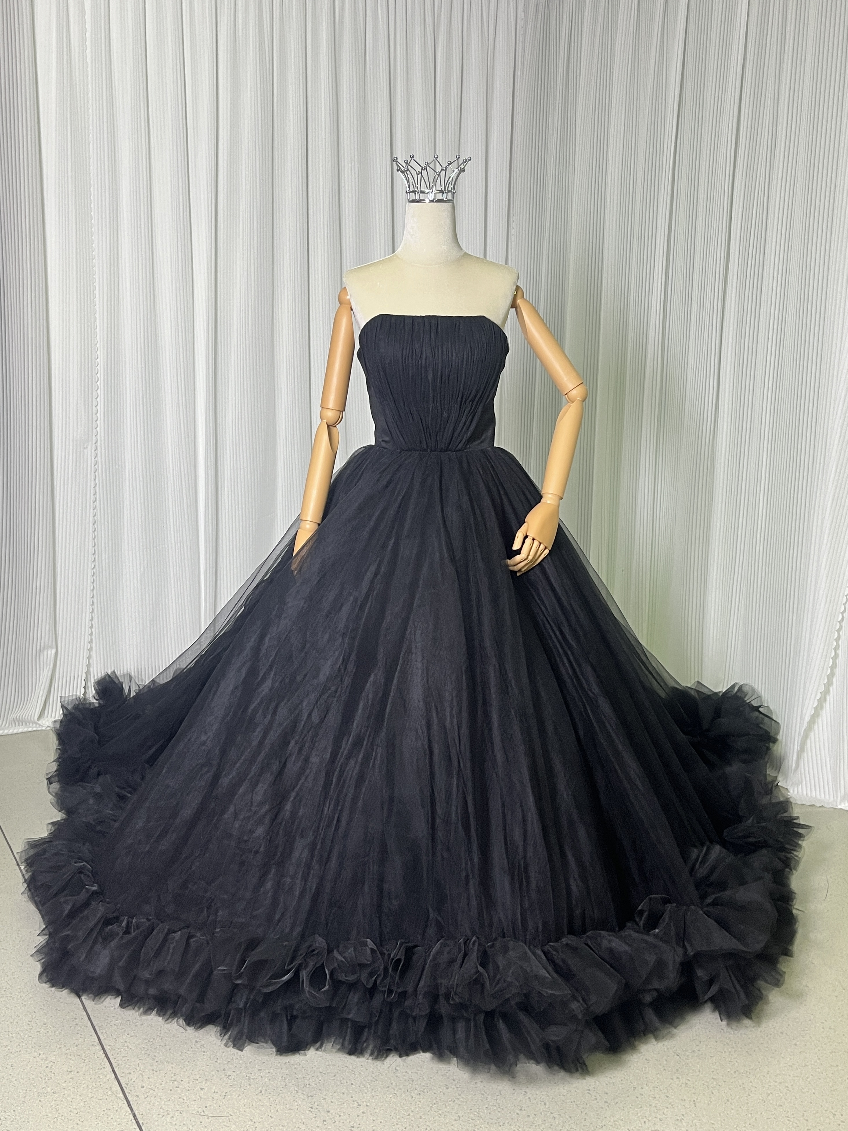 上品！パーティードレス ブラック ベアトップ ラッフルフリル ボリュームドレス 前撮り