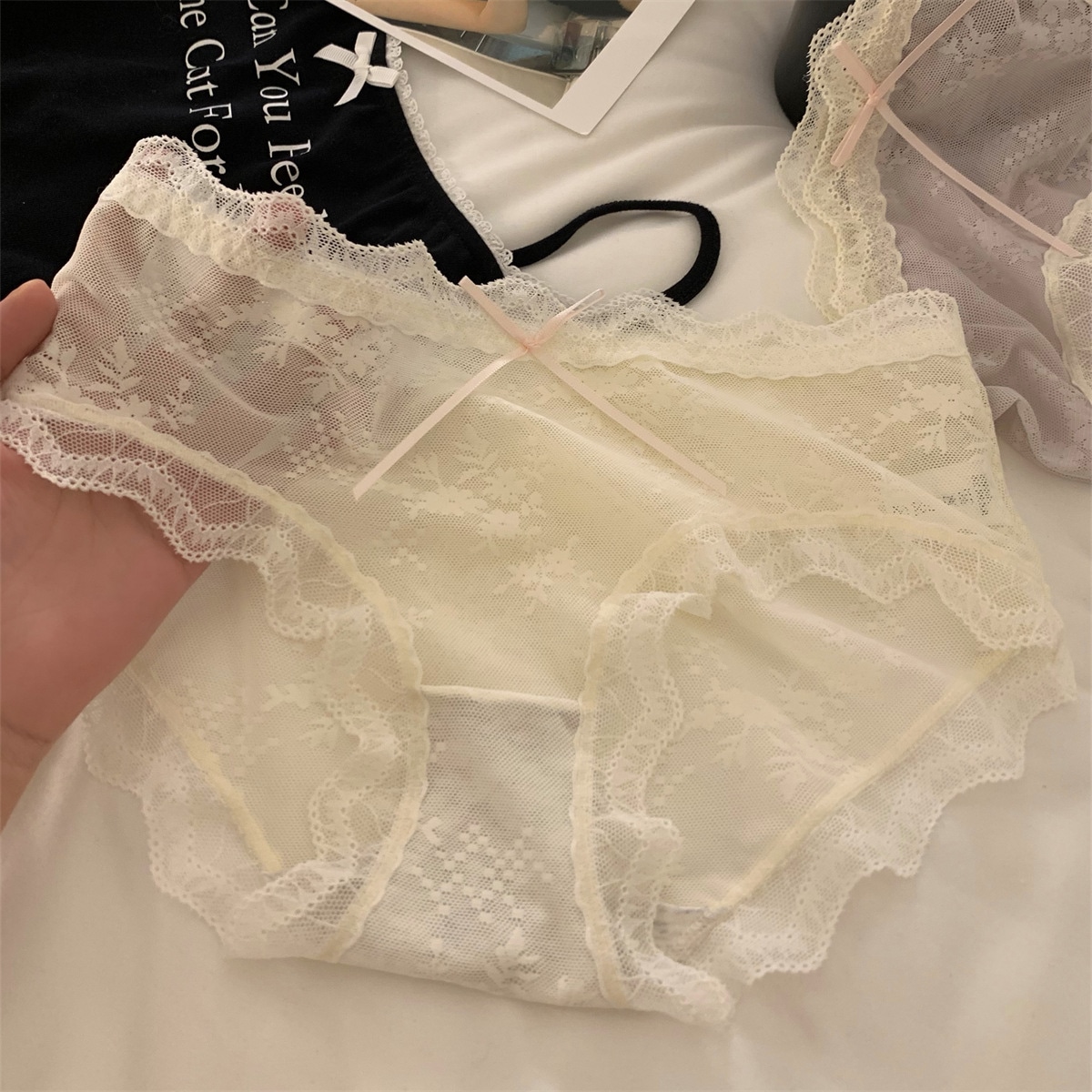 【1点ご購入 で10点プレゼントいたします】軽くて薄手で通気性が良く夏にぴったりの柔らかいメッシュ生地の女性用パンツ