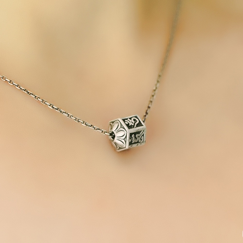 シルバー925オムマニヴァンメフム仏教ネックレス