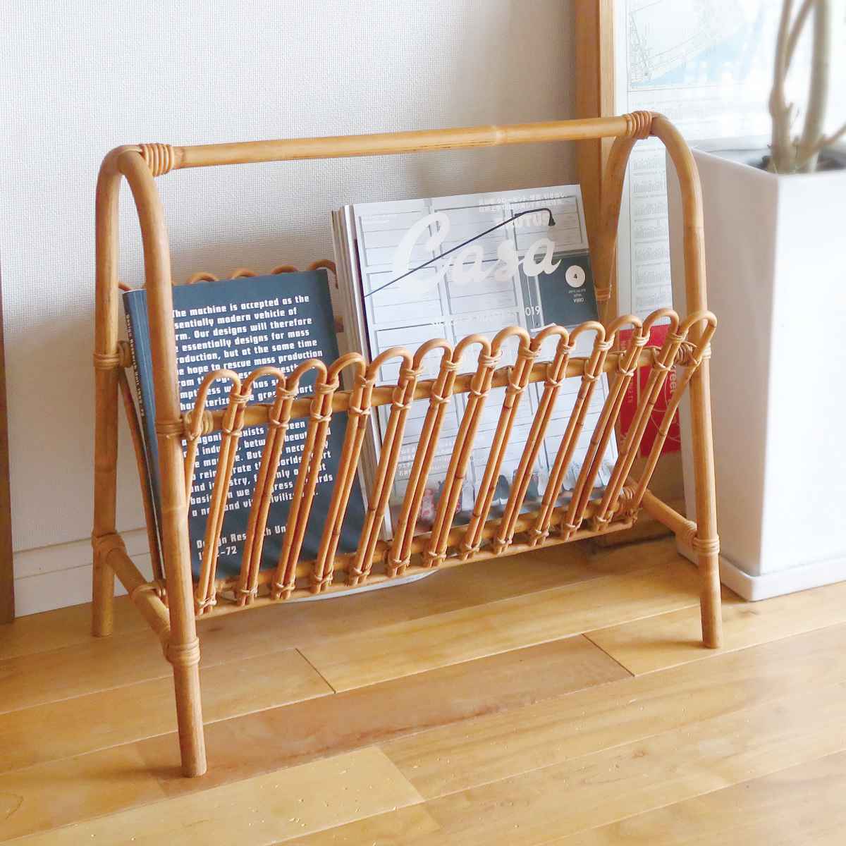 ユグラ マガジンラック ラタン マガジンスタンド マガジン収納 皮付きラタン 本 雑誌 収納 スリッパラック 天然素材 アジアン雑貨 ハンドメイド 籐 手編み 小物入れ おしゃれ インテリア