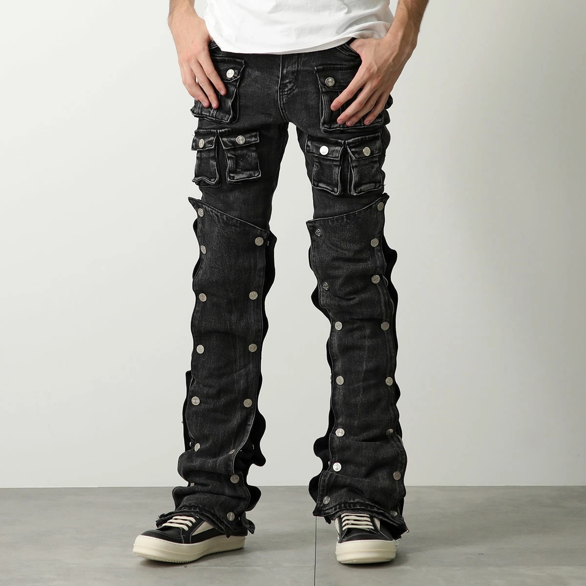 GUAPI グアピ ジーンズ Iron Grey Stacked Premium Denim N8IGSPD メンズ デニムパンツ ジーパン Gパン ウオッシュデニム フレア メタル ロゴ ブラック