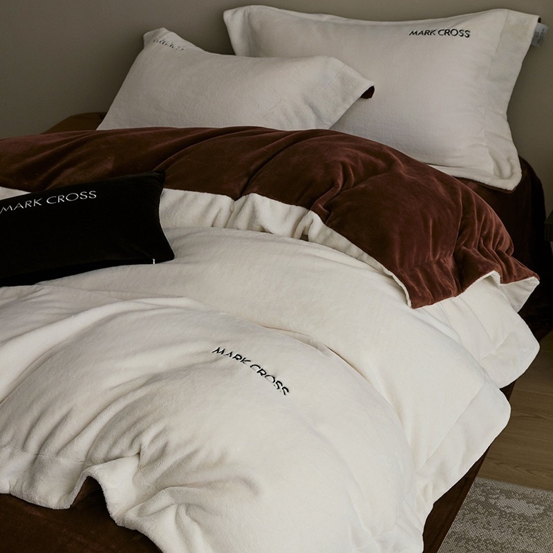 クラスa高重量シロクマバイオニックベルベット4点セット軽い高級冬ベルベットシンプル刺繍入りキルトカバー寝具グレーホワイト+