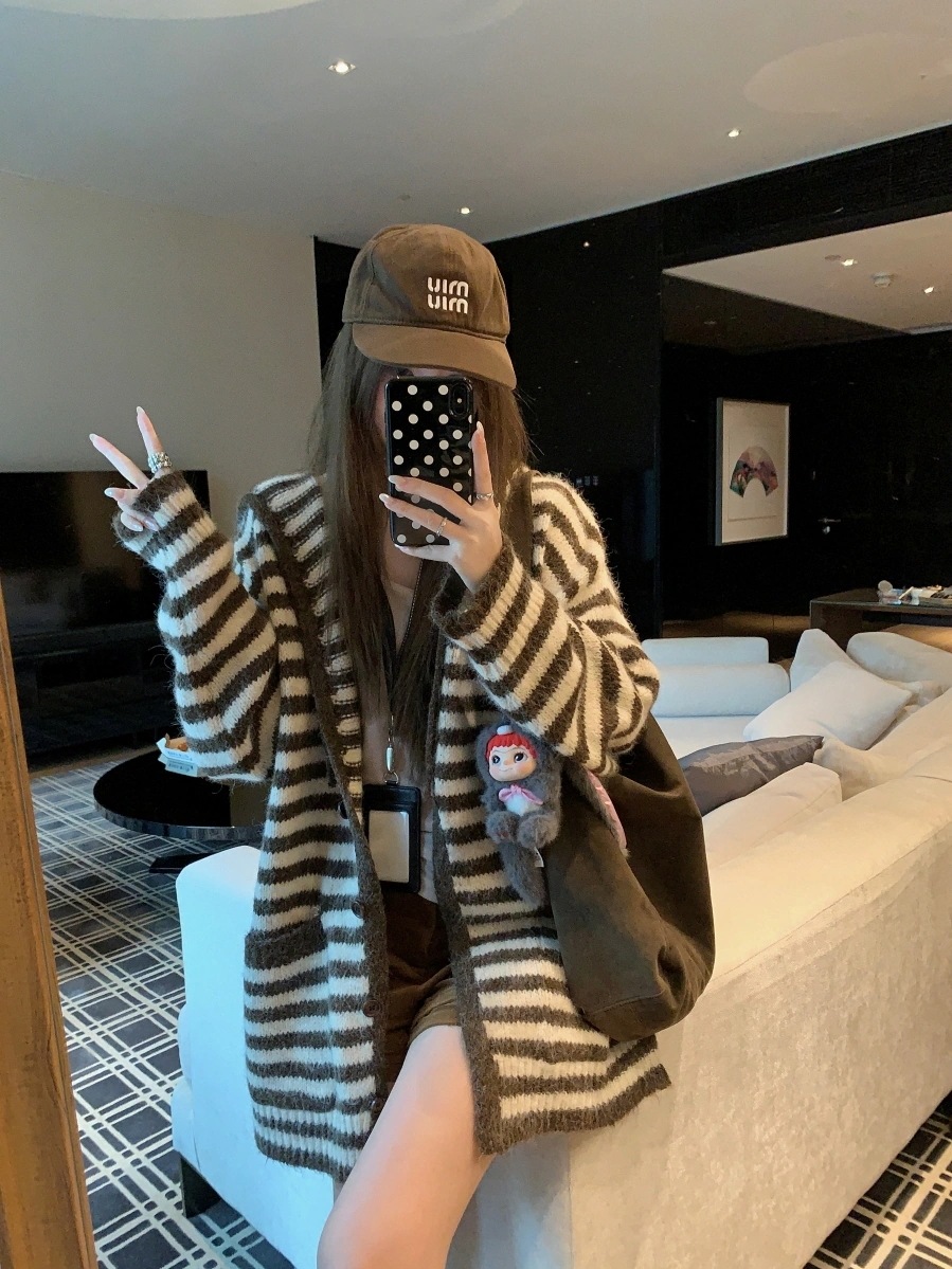 フード付き OLへそ出しフレンチシースルーファッションレディース2点 ショート丈 羽織り オフィス 2025秋冬 カーディガン 編み 韓国 トップス長袖 きれいめライトニット 防寒 暖かい